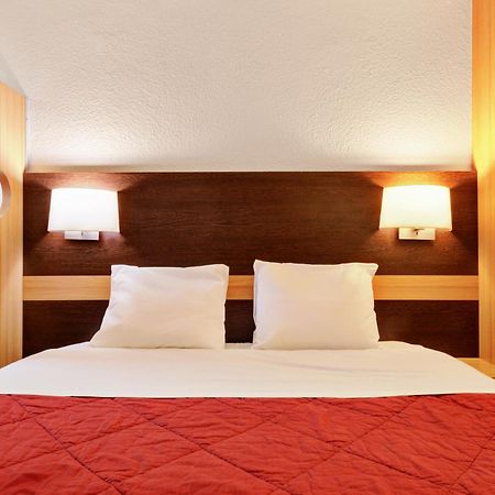 Premiere Classe Rouen Sud - Parc Des Expositions Сент-Этьен-дю-Рувре Экстерьер фото